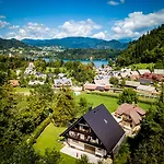 Tourist House Capricorn Homestay Bled