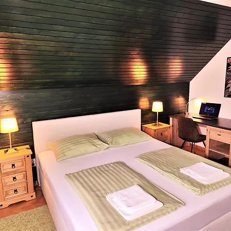 Δωμάτια σε οικογενειακή κατοικία Tourist House Capricorn Μπλεντ