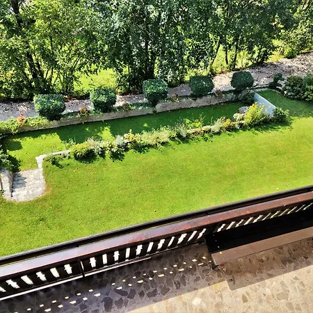 Tourist House Capricorn Μπλεντ