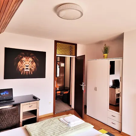 Rum i privatbostad Tourist House Capricorn