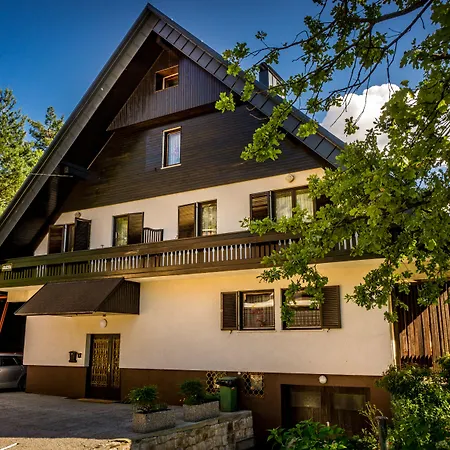 Tourist House Capricorn Rum i privatbostad *